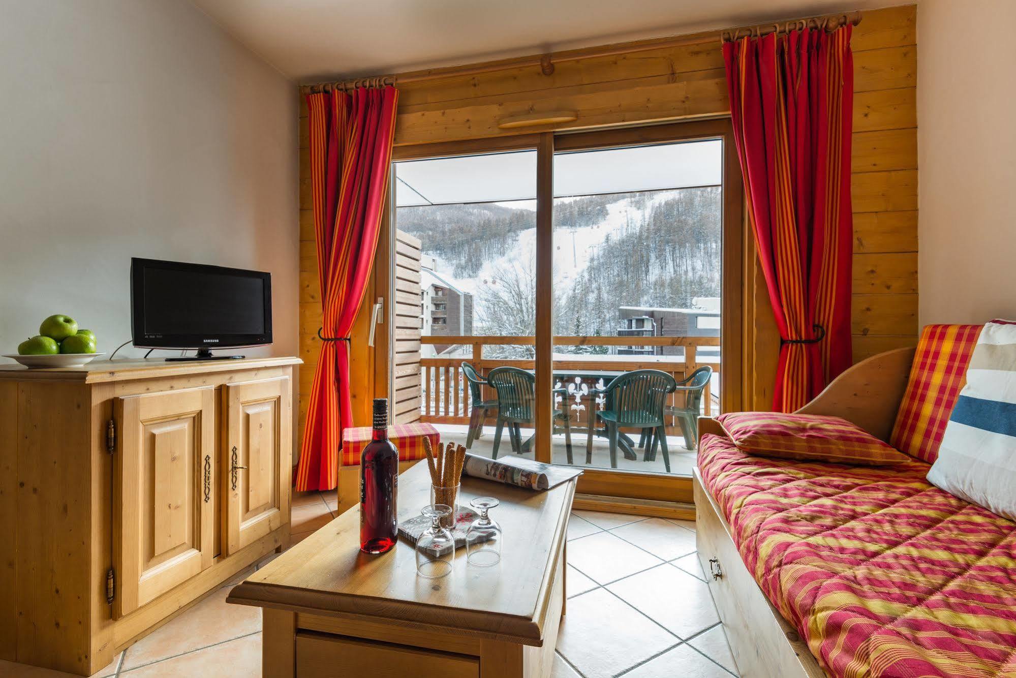 Lagrange Vacances Le Hameau Du Rocher Blanc Serre Chevalier Exterior foto